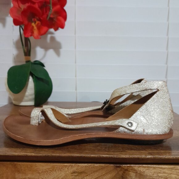 SOLD🟠🟠🟠🟠🟠🟠CYDWOQ Tomcat Sandal Metallic Gold White  SZ40 (9) Preowned - Picture 6 of 12